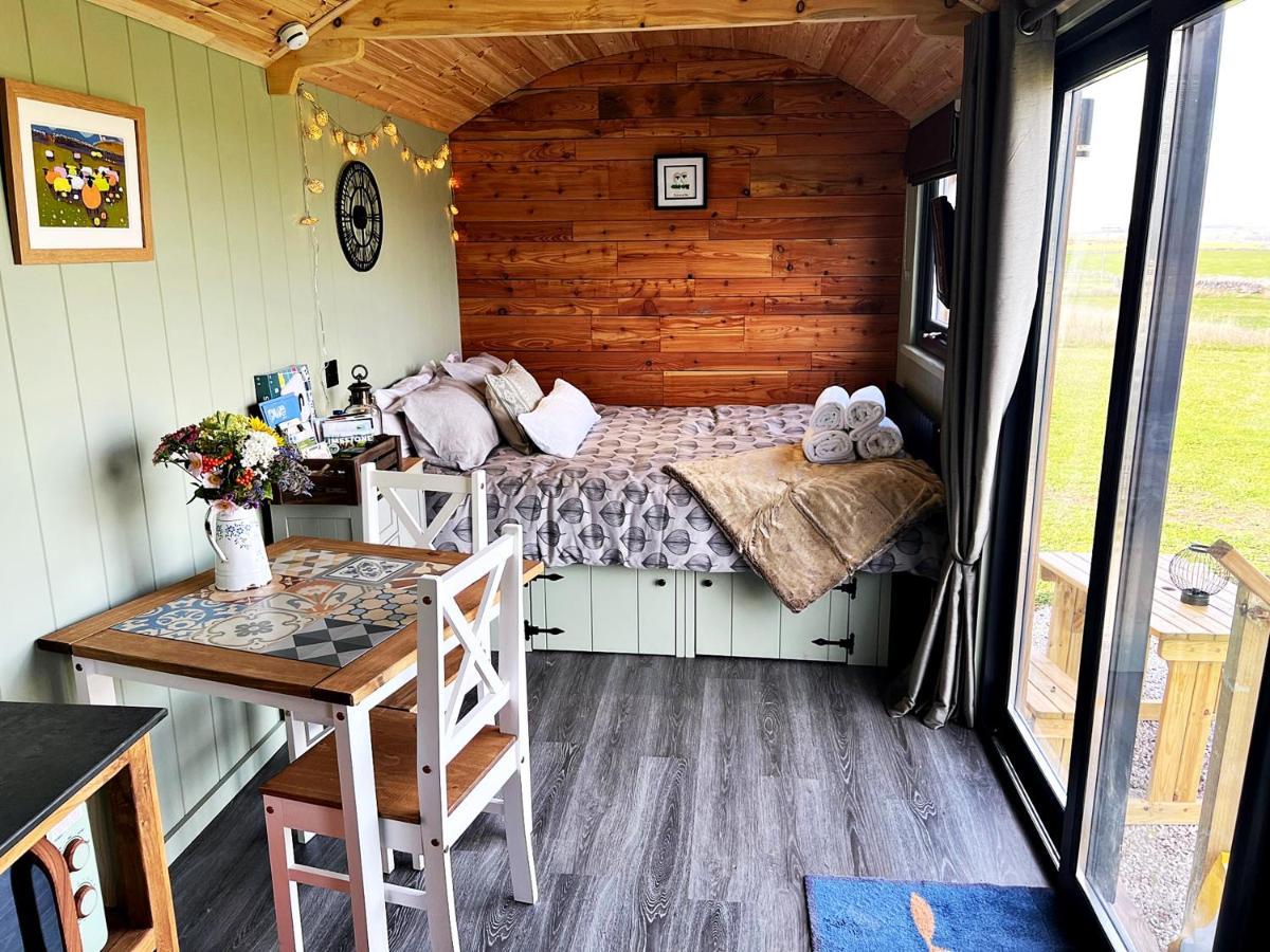 Luxury Shepherd Hut In The Peak District 贝克韦尔 外观 照片