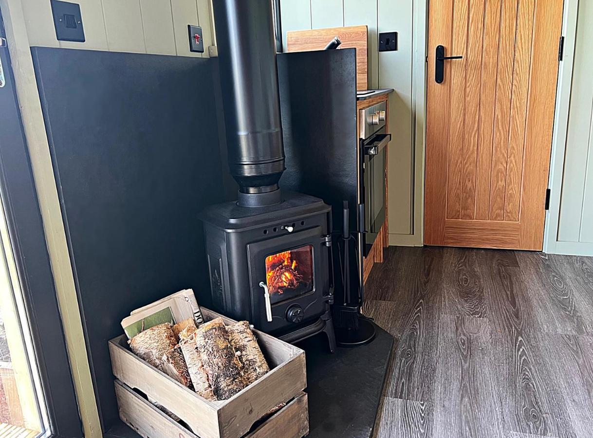 Luxury Shepherd Hut In The Peak District 贝克韦尔 外观 照片